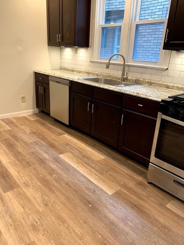 Foto del edificio - 272 Parkdale Ave