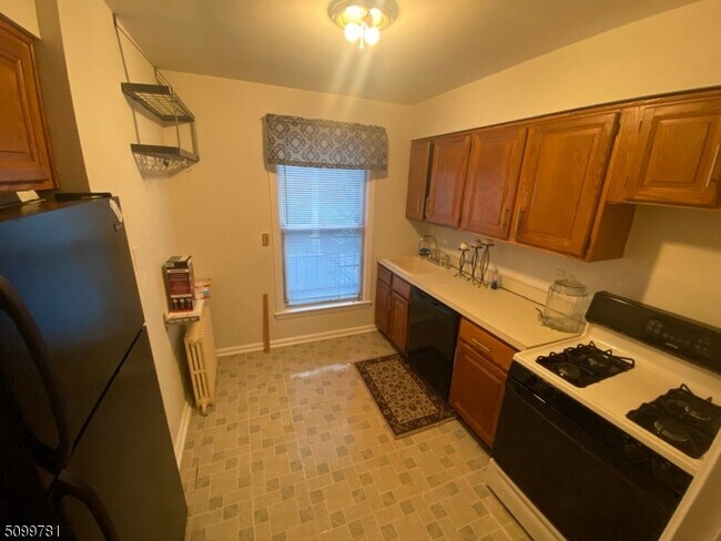 Foto del edificio - 349 Bloomfield Ave