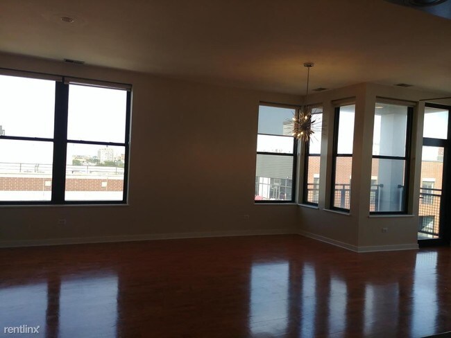 Foto del edificio - 1601 S Halsted St
