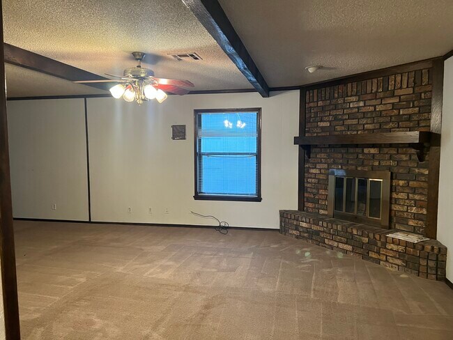 Foto del edificio - 919 Hillcrest Dr