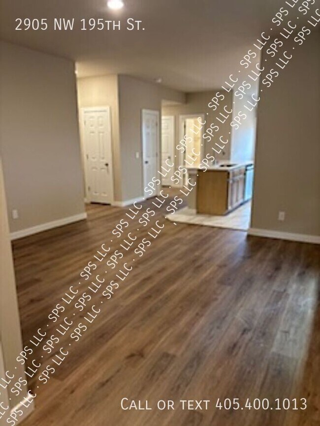 Foto del edificio - 2905 NW 195th St