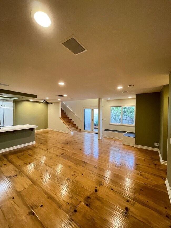 Foto del edificio - 3 Bedroom Irvine Home - Large Master Suite...