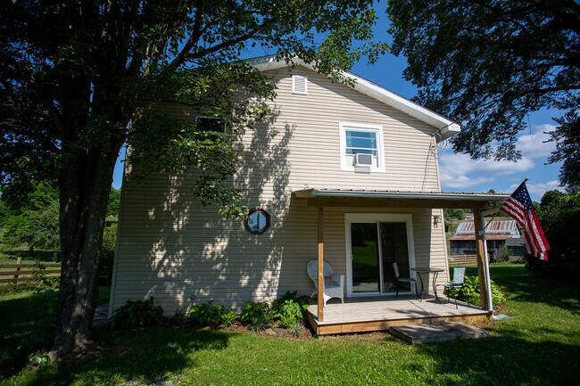Front - 27565 Seneca Trl N
