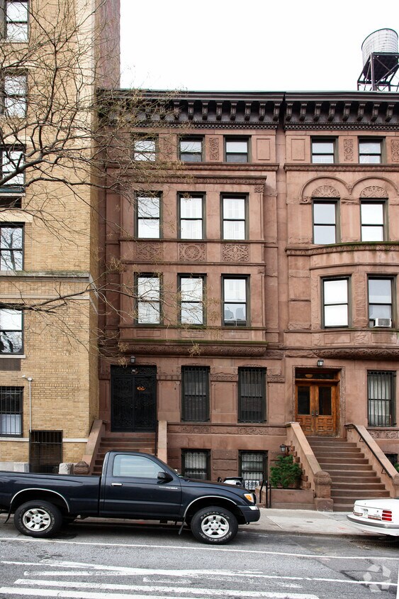 Building Photo - 166 W 77th St