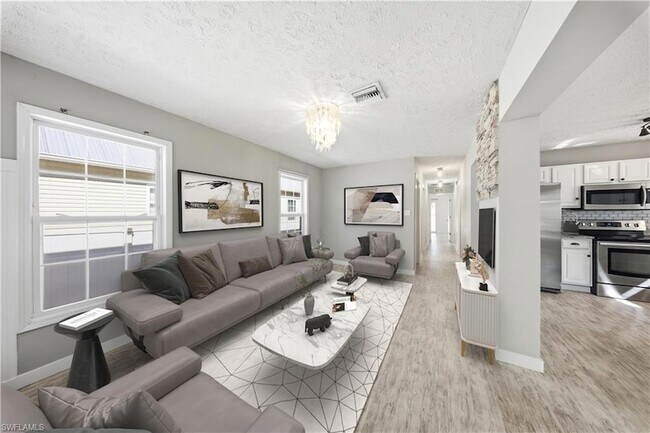 Building Photo - 286 Leawood Cir