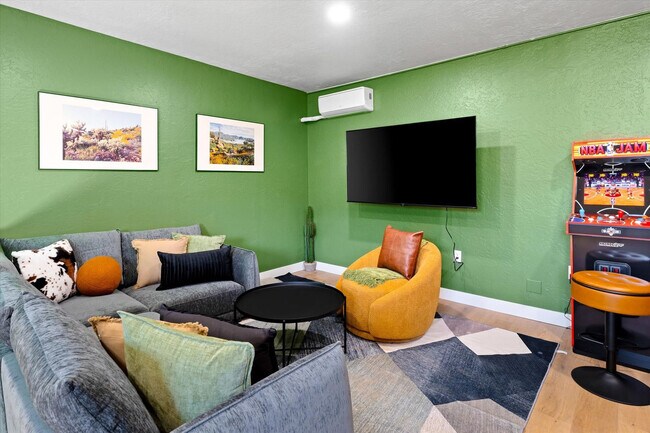 Foto del edificio - 8621 N Starling Ln