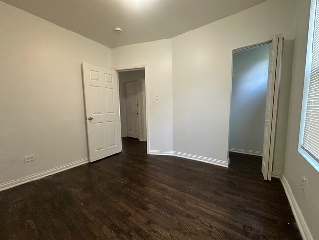 Building Photo - 4BR / 1BA Home with Basement – Near Rainbow Beach