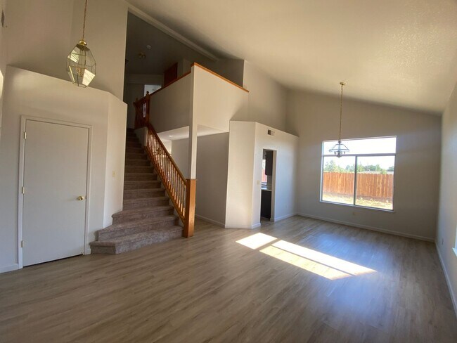 Building Photo - A Home Ready for You
