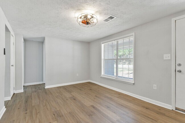 Foto del edificio - 4/2 for rent on 1 acre - Prattville!