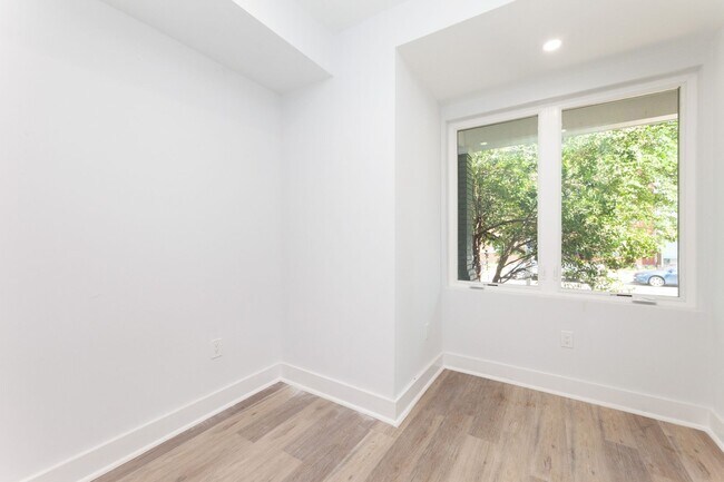 Foto del edificio - 212 Upshur St NW