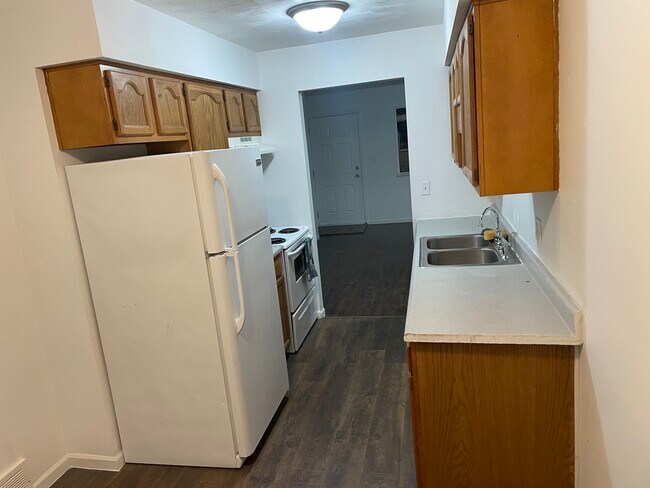 Foto del edificio - 720 Armstrong Rd