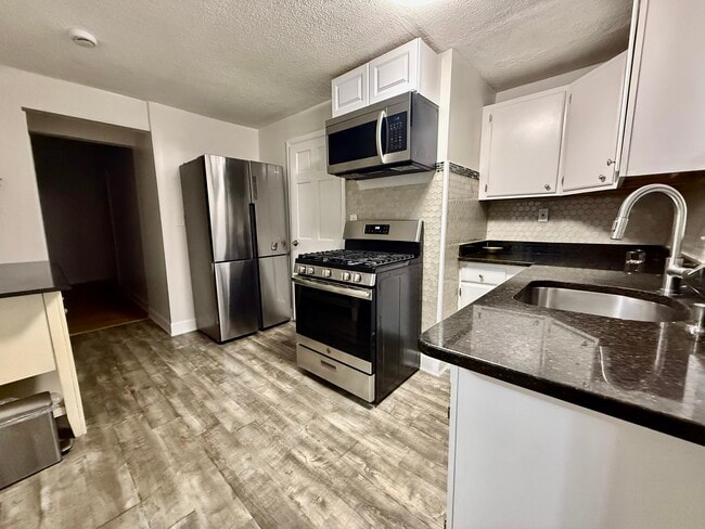 Building Photo - 345 Lowell St