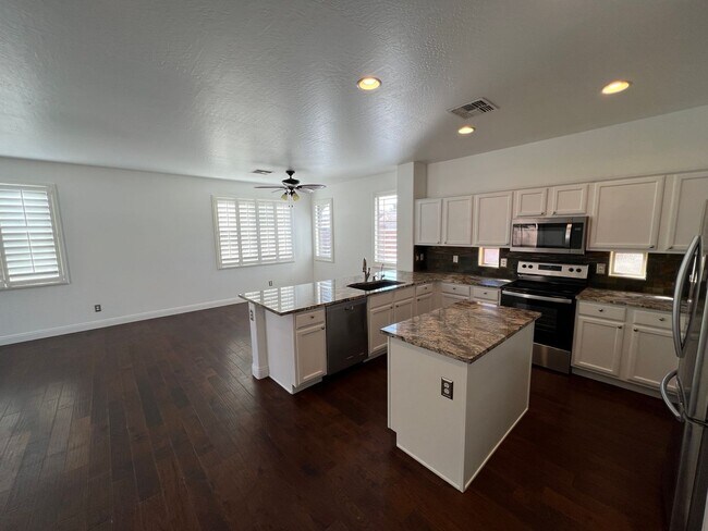 Foto del edificio - AVAILABLE NOW IN SEVILLE, GILBERT!!!