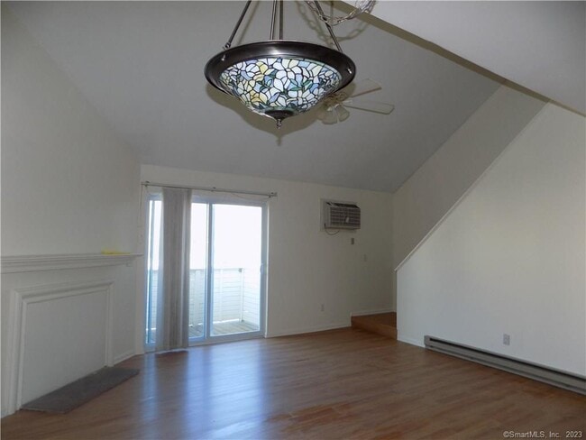 Building Photo - 112 Willow Springs