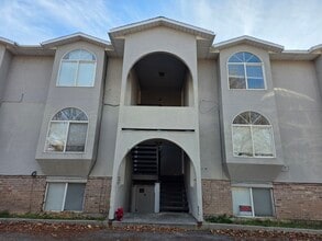 Building Photo - 3320 S 1570 E