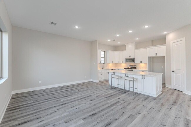 Building Photo - 15038 Wunderlust