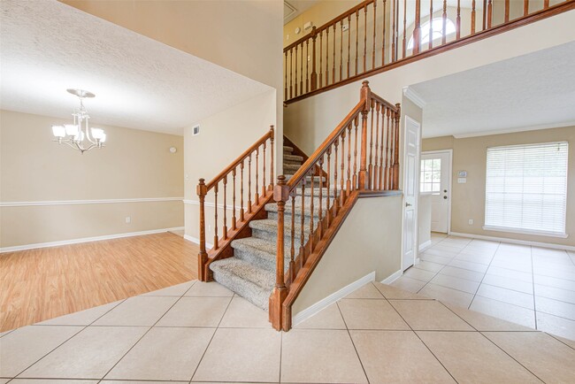 Foto del edificio - 518 Ellingham Dr