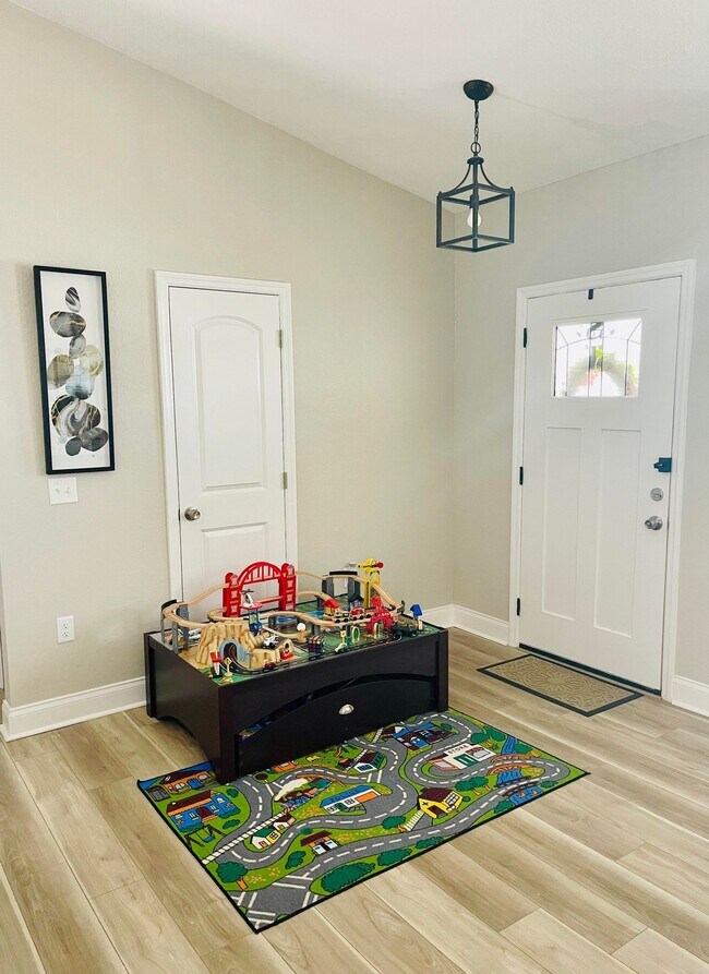 Foto del edificio - 2139 Sutton Ridge Ave