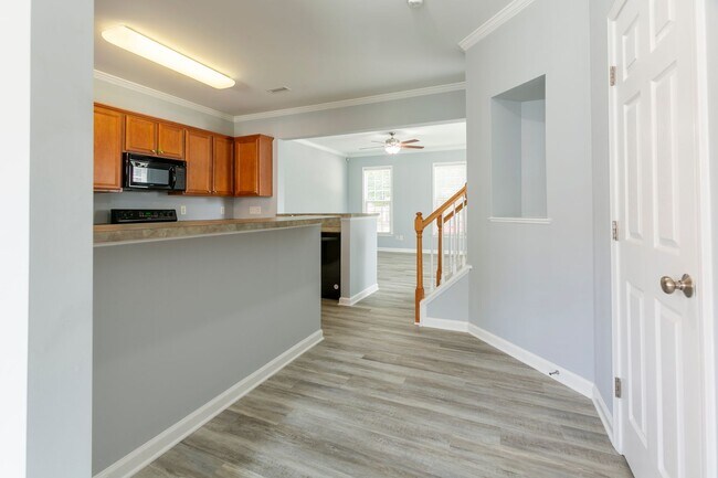 Foto del edificio - Peaceful 3-Bed, 2-Bath End Unit Townhome in Powell Place