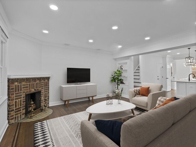 Building Photo - Brightwood Park townhouse near Fort Totten...