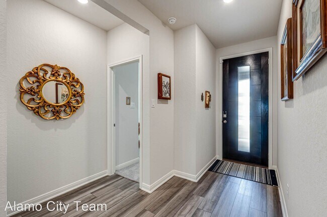 Building Photo - 3 br, 2 bath House - 10214 Daylily Cove