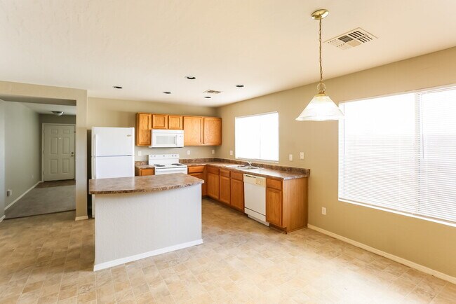 Building Photo - 3140 W Maldonado Rd