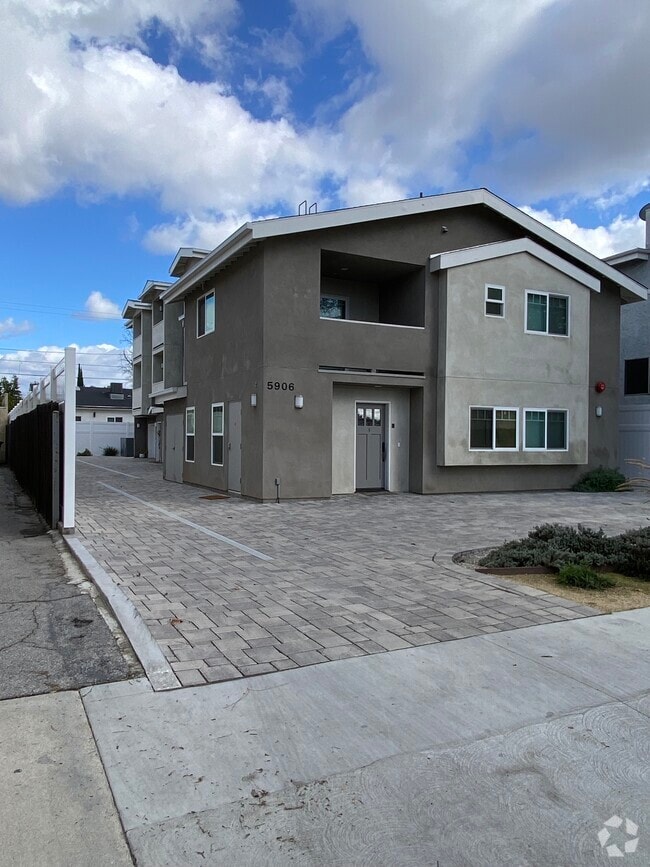 Building Photo - 5906 Murietta Ave