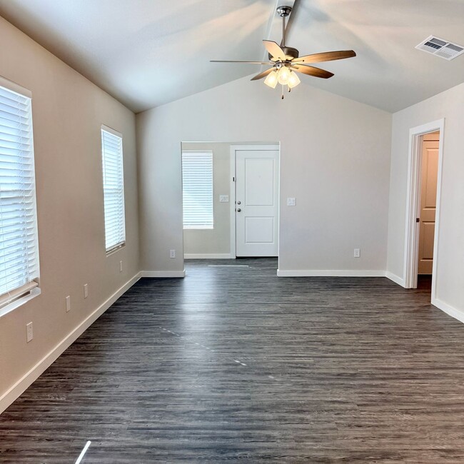 Building Photo - 1/2 Off First Months Rent! - 3 Bedroom 2 Bath Home Available Now In Elm Meadows!
