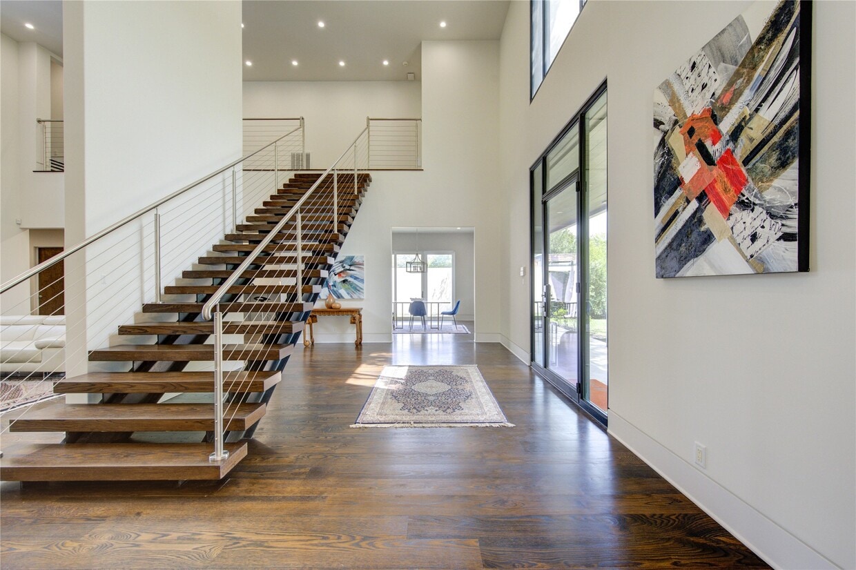 Primary Photo - 5202 Chesapeake Way