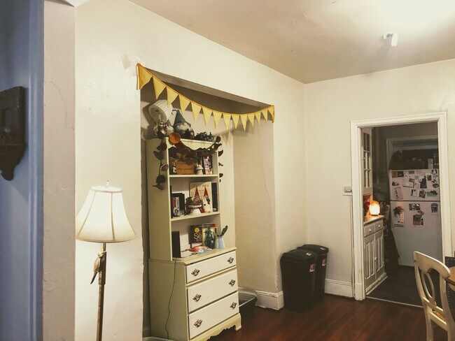 Comedor - 1424 Grove Ave