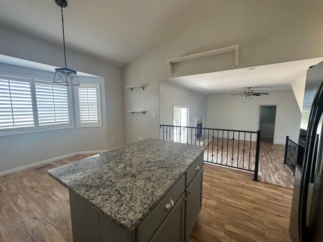 Foto del edificio - Beautiful 4 Bedroom Home in Layton!