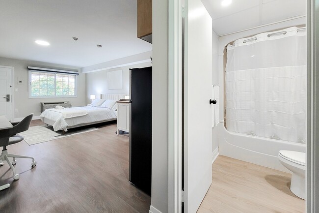 Building Photo - 7737 Lundy's Ln