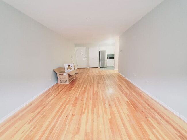 Foto del edificio - 637 Cove Rd