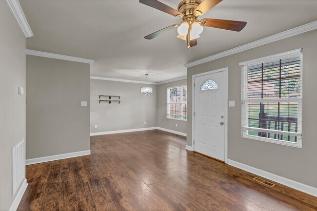 Foto del edificio - 219 W Watt St