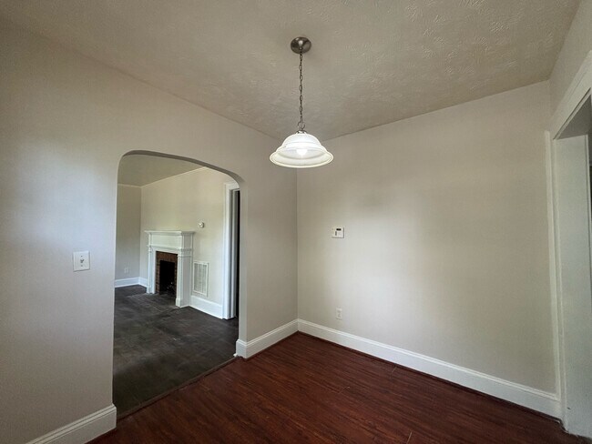 Foto del edificio - 282 Windsor Dr