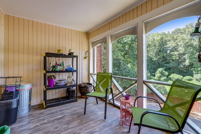 Foto del edificio - 1166 Booth Rd SW