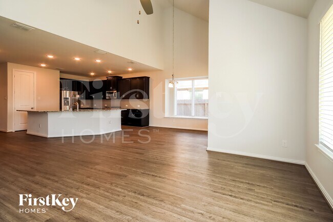Building Photo - 24323 Huntcliff Dr