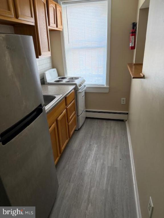 Foto del edificio - 424 E Girard Ave