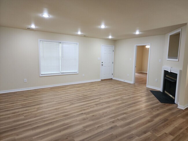 Building Photo - 3 Bedroom 2 Bath Brick Rancher in New Kent!