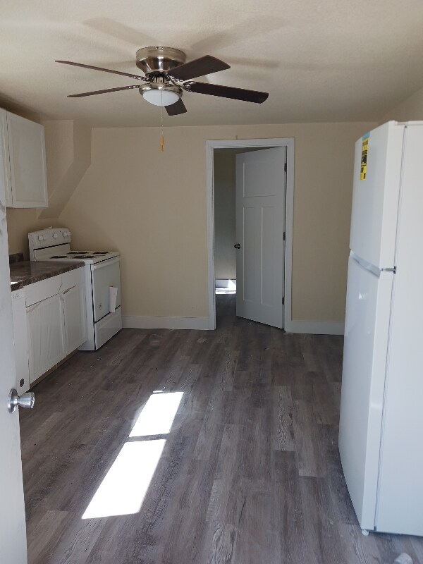 Foto del edificio - 614 N Oak St