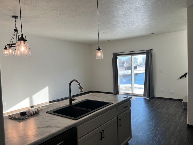 Foto del edificio - Leubecher Townhome