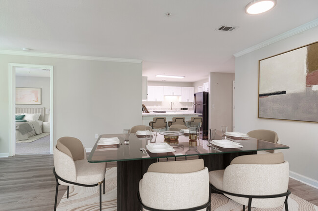 Open Floor Plan Dining Area - Sugar Mill Apartments