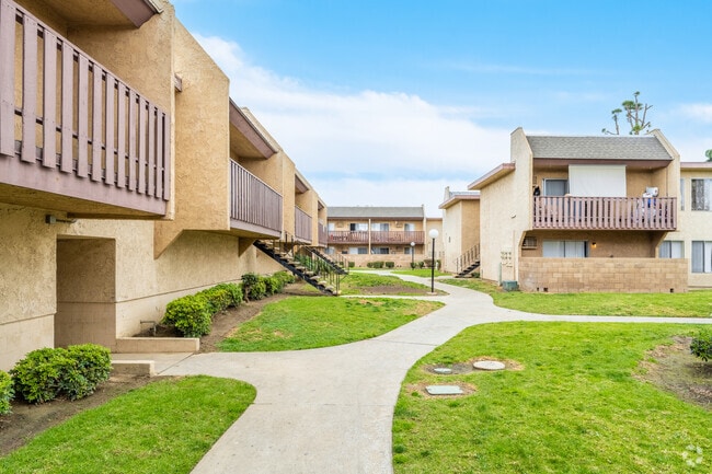 Building Photo - Village Meadows