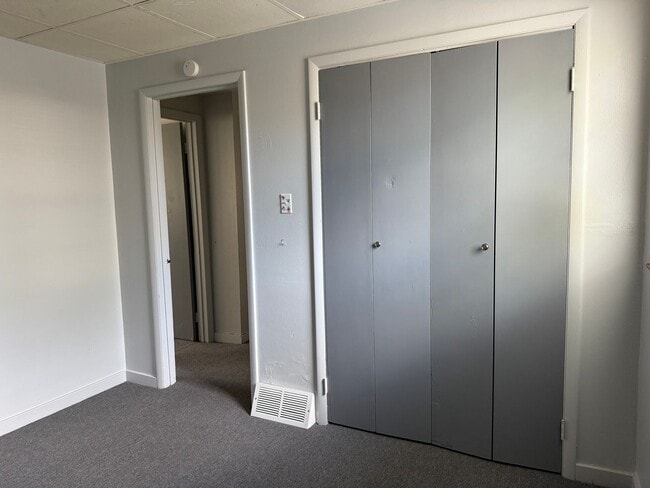 Building Photo - 113 Line Way