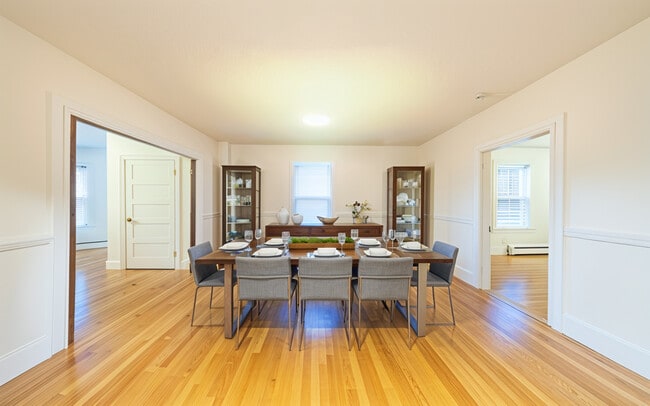 Building Photo - 22 Saybrook St