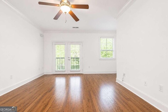 Building Photo - 5490 Glenridge Park NE