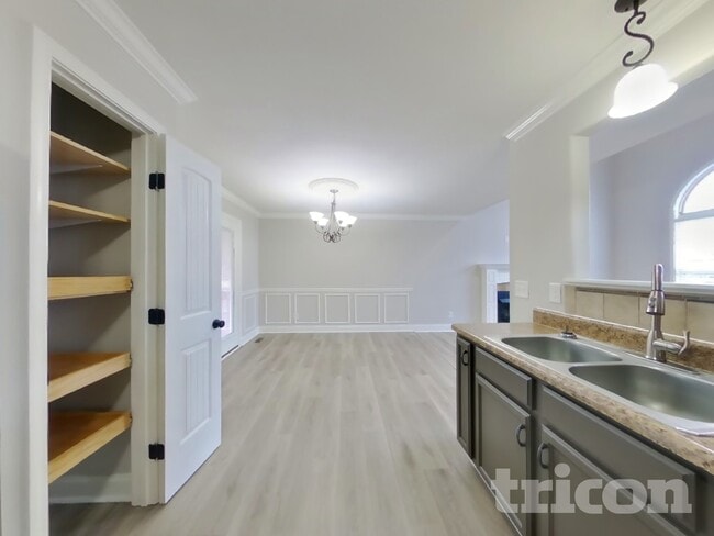 Foto del edificio - 646 Fox Hound Dr
