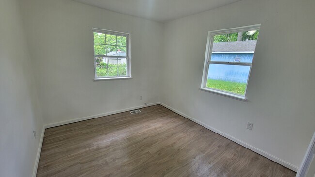 Building Photo - 2841 Pomatan Ave