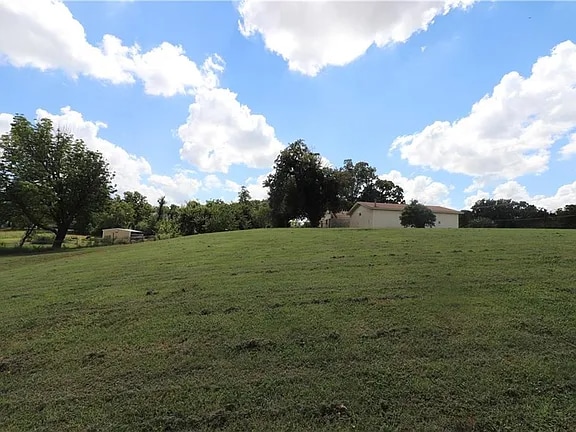 Building Photo - 1800 N Council Rd