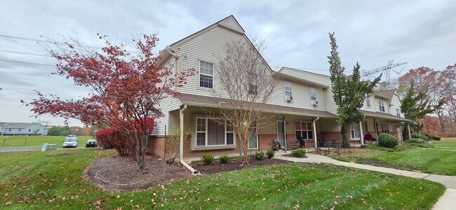 Foto del edificio - Gorgeous 3-Bedroom End-Unit Townhouse in North Brunswick – Prime Location!